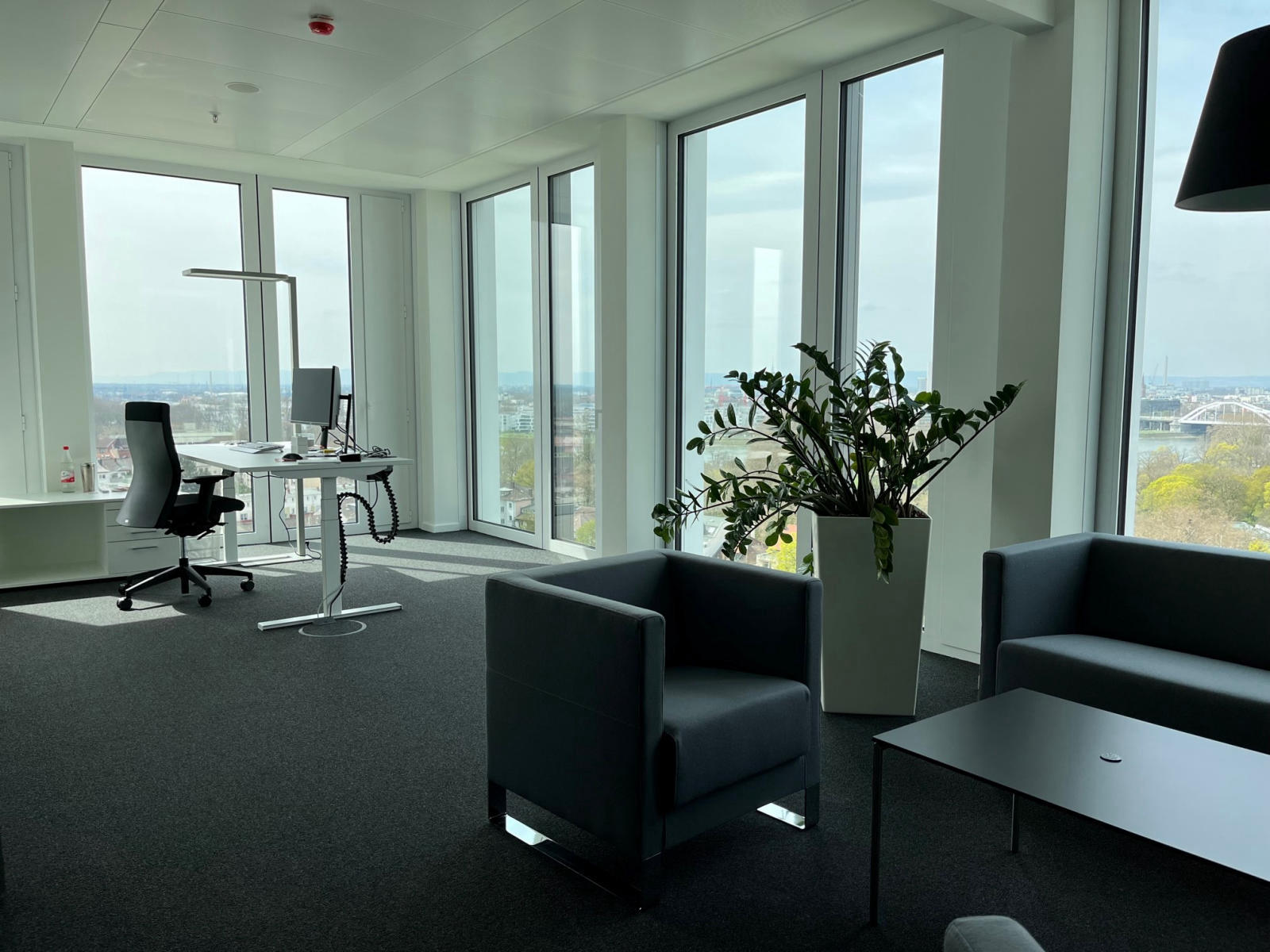 Büro mit Panoramablick